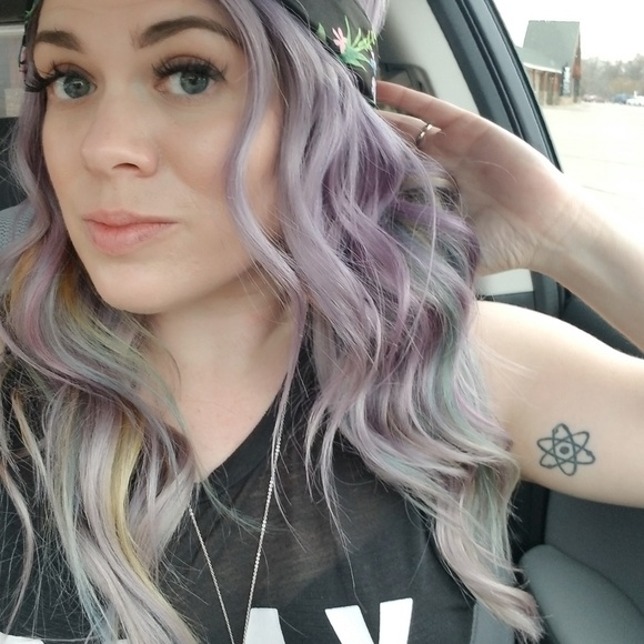 Meet your Posher, Buffy - Picture 3 of 4